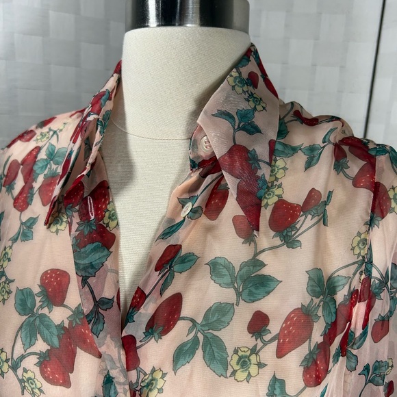 Dolce and Ganbana silk button down blouse with strawberry pattern NWT (Vintage) - Picture 5 of 16